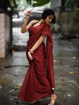 Maroon Solid Cotton Saree without Blouse - Image 3